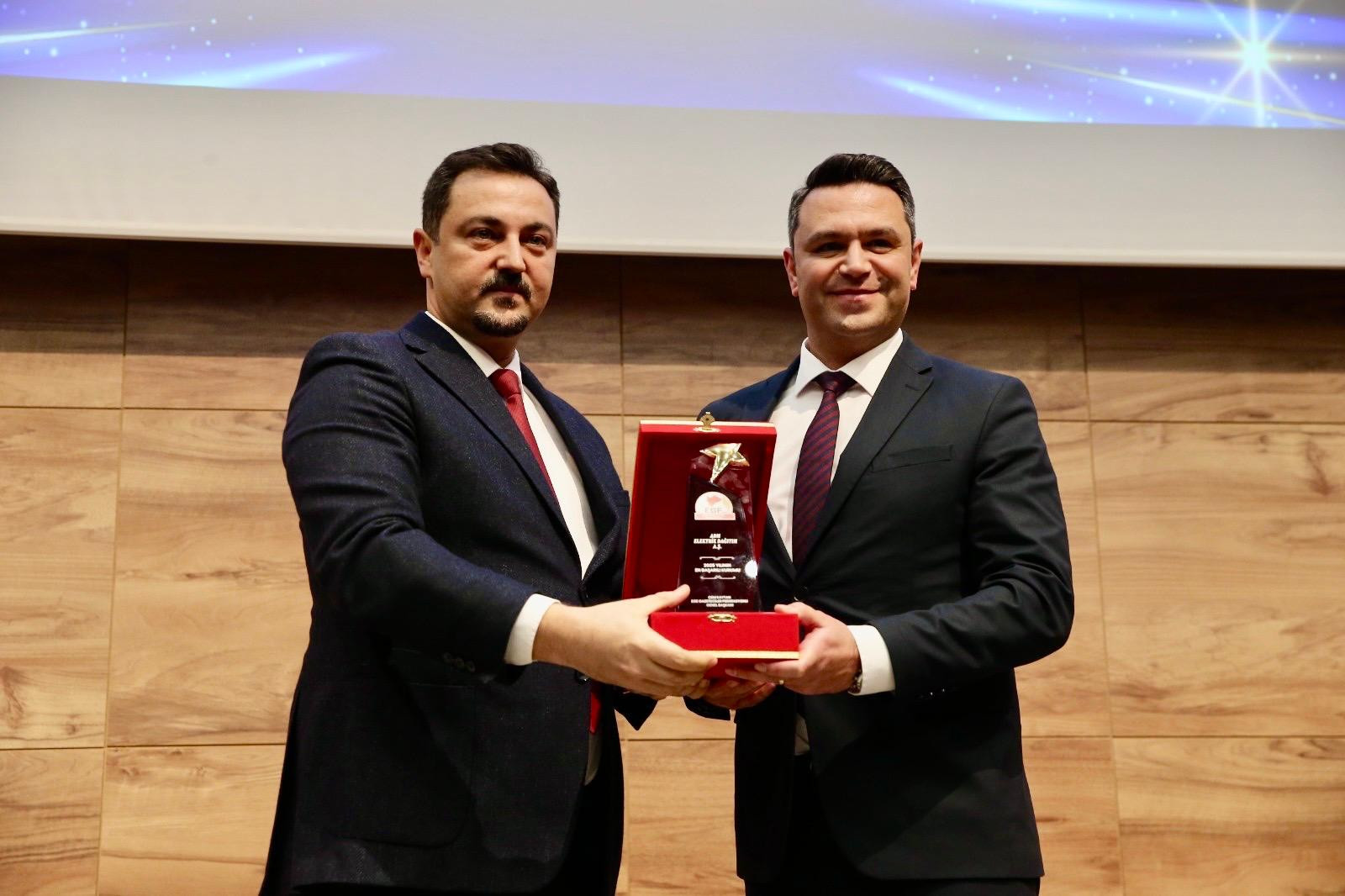 Ege'nin Enleri'nde 'En Başarılı Kurum' Ödülünün Sahibi Olduk